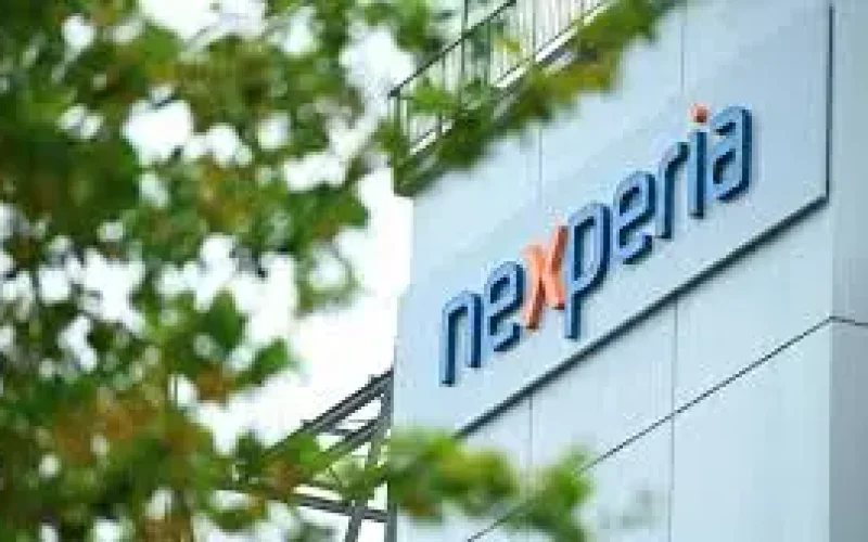 China pressiona Holanda a resolver impasse com a Nexperia; cadeia de chips fica sob risco