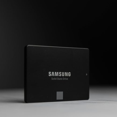 SSD vs HD: Entenda por que essa troca muda completamente o desempenho do seu computador